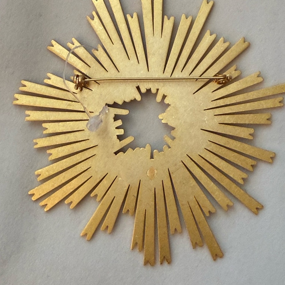 KHOI Riza Brooch - Picture 6 of 7